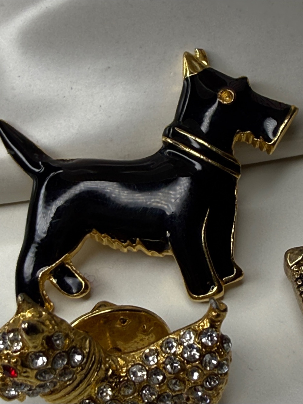 Vintage exceptionally adorable Scottie dog pin brooch Lot Scotty doggies pups - Picture 6 of 12